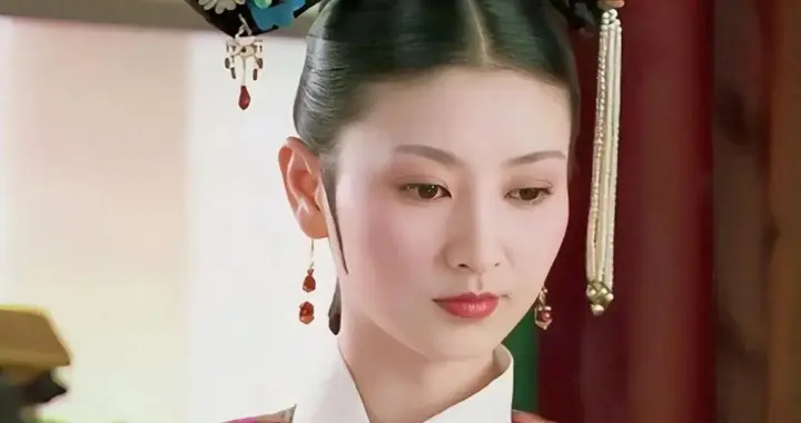 42岁斓曦近况曝光！嫁给歌手程翔生一子，如今婚姻幸福被宠成公主