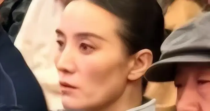 国话发布会，张歆艺下巴歪，宋佳瘦到面颊凹陷，素颜的万茜好惊艳