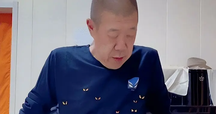 喝酒毁掉2段婚姻，如今瘦到脱相，“许大马棒”秦卫东经历了什么