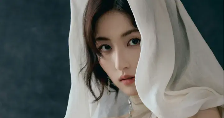 张子枫，一袭白裙让人眼前一亮！