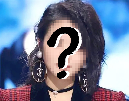 她曾经背刺“李宇春”，差点毁了释小龙，现在又在综艺当众发飙？