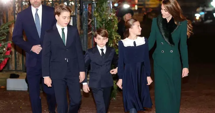 变化不小！威尔士三宝出席圣诞颂歌，路易变小绅士，夏洛特更美了