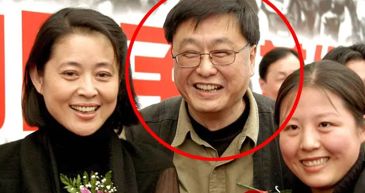 72岁独居离婚未再婚，每月寄钱倪萍20年，没人懂他为何从不解释