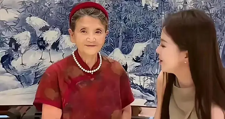 黄圣依离婚是正确的 杨子的妈妈太会装了 你看对儿子新女友有多满意
