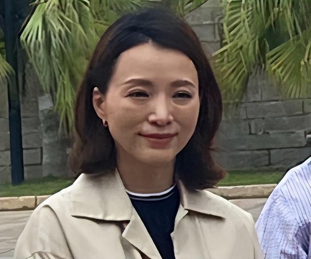 董卿|从“央视一姐”到“销声匿迹”， 49岁的董卿不再被观众宽容