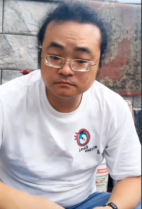 千万网红倪海杉账号今日被正式永远封禁，网友：活该被封