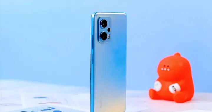 ??别总盯7000毫安！手机续航之后，是厚度和重量“终极博弈”?