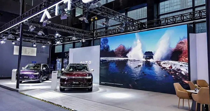 2025世界互联网大会：问界M9让智慧出行具象为可感的现实