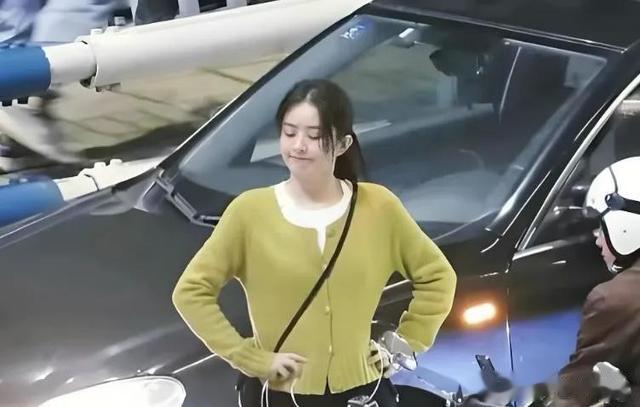 赵丽颖私下状态曝光，素颜出镜居然是这样，没有大家说的那么好看