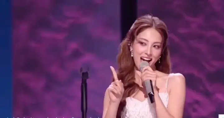 港姐冠军陈凯琳浪姐初舞台好美，跳唱表演劲收获低分令人意外