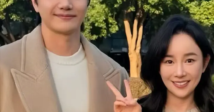 张檬夫妻带儿子赏秋！产后8月坚持母乳，脸僵又老整容后遗症显现