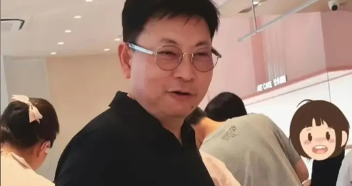 華為Mate X7線稿曝光，博主畫了三種DECO，猜哪個最接近？