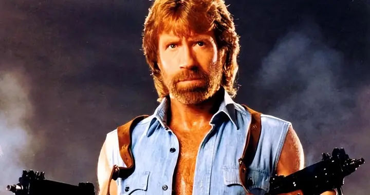 曾对决李小龙！86岁查克·诺里斯离世，好莱坞大半个动作圈哀悼他