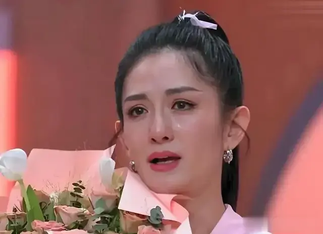 放弃事业的谢娜，没能逃过姐弟恋的“残酷现实”，现实给她提个醒