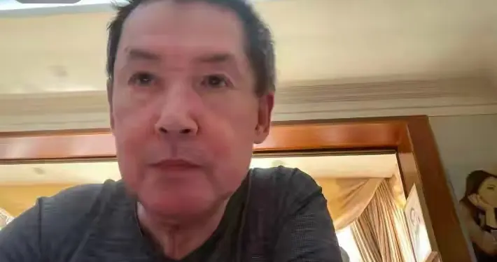 郭碧婷父亲晒自拍照，否认生病，此前向太曾透露其时日不多