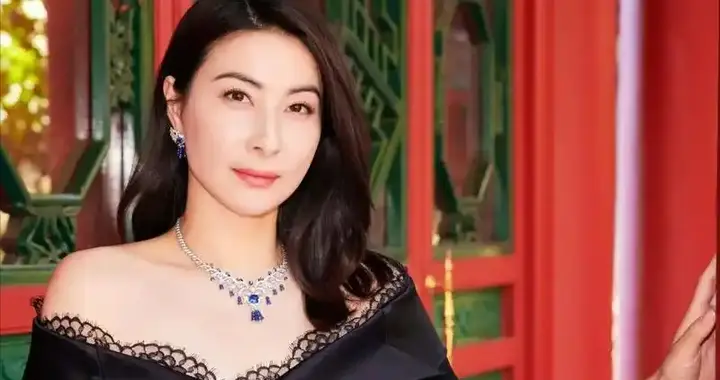 距离霍启山绯闻曝光仅一周，郭晶晶高调登上热搜，疑似回应绯闻