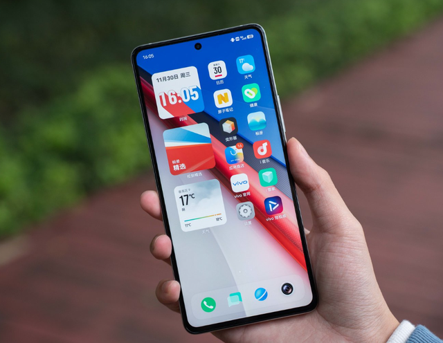 新机盘点：2k大直屏电竞旗舰手机；7000mAh大电池小屏旗舰新机