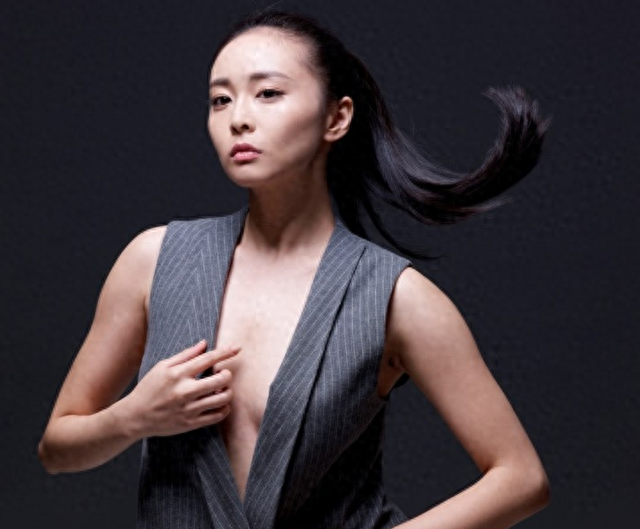 爆红到“打回原形”，高叶只用半年，终是步了张小斐的后尘！