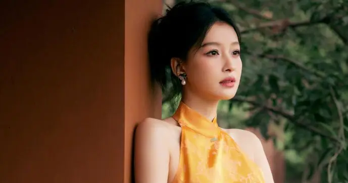 孙怡这身材穿旗袍太绝了，颜值更是一路狂飙！