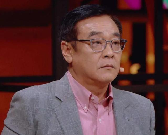 尔冬升给他开“后门”，陈凯歌为他无视“规则”，他到底什么来头