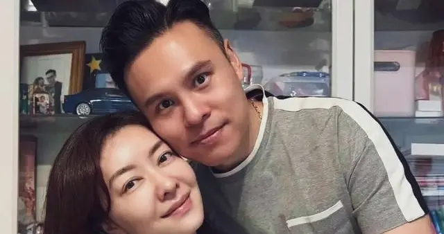 羡慕哭！45岁熊黛林被宠成公主，婆婆亲临庆生，这家庭太圆满！