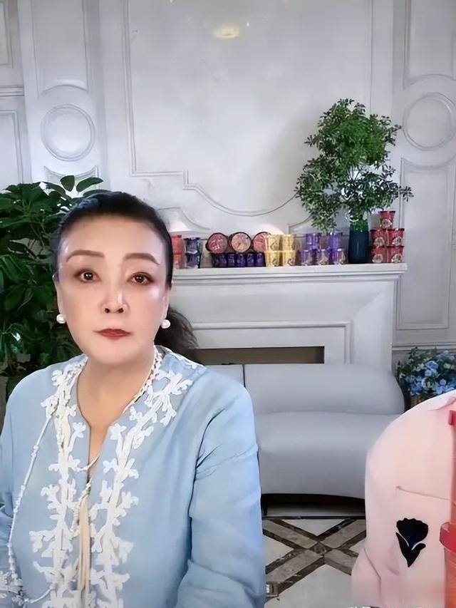 汪小菲又在直播爆料，约时间也见不到孩子，手机拉黑找律师都没用