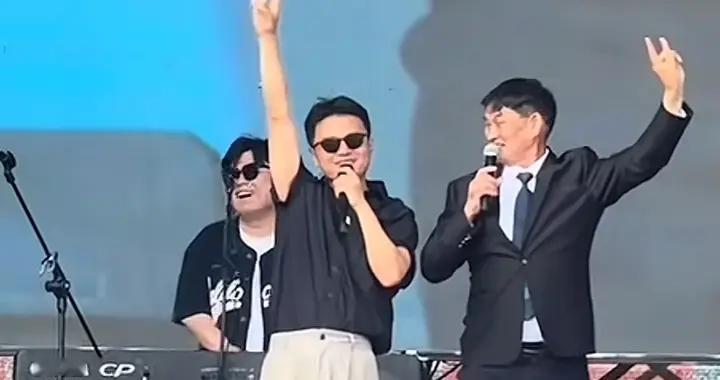 这很摇滚！大衣哥参加新青年音乐节，与贰佰合作《玫瑰》，太燃了