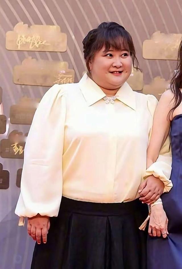 复胖、退春晚，解散公司，被综艺“开除”！贾玲在“作”什么？