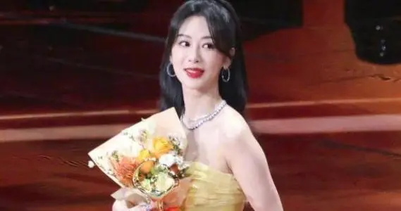 官媒接连发文，高调官宣32岁杨紫喜讯，全网恭喜，终于等到这一天