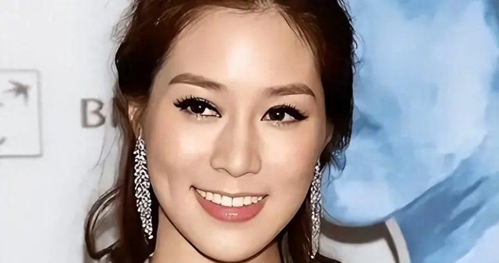 李兆基去世9个月后，花10亿娶走的少奶徐子淇，如今已然风光不再