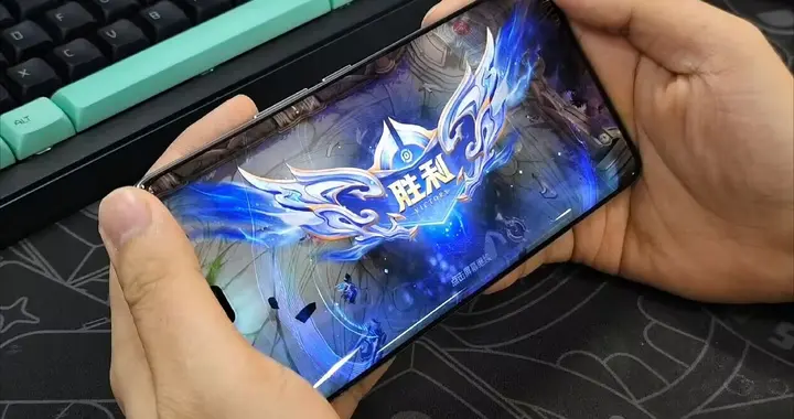 榮耀“降價(jià)王”誕生！從3499元跌至1880元，驍龍8sGen3+50倍變焦