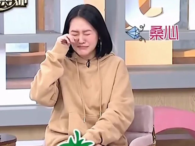 小S节目中崩溃大哭，婚姻失望情绪显露，恐步姐姐大S后尘
