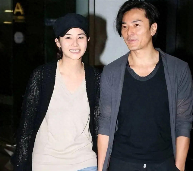 郑伊健护妻心切：但这一次，谁也救不了“亲日”的蒙嘉慧