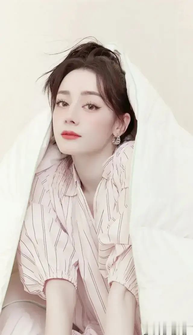 夏日木木茶｜迪丽热巴的清新美照