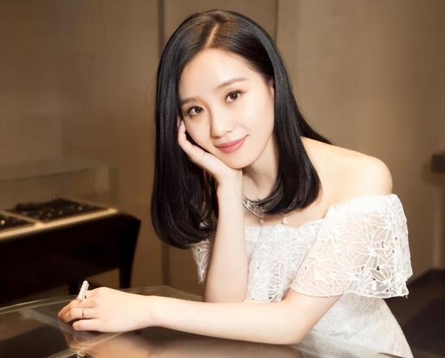 这一次，“老夫少妻”的残酷，在37岁刘诗诗身上体现得淋漓尽致