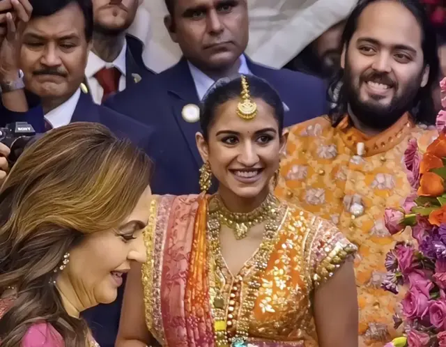 曝阿南特肯吃苦，美国布朗大学毕业，曾减肥18个月，给穆克什打工