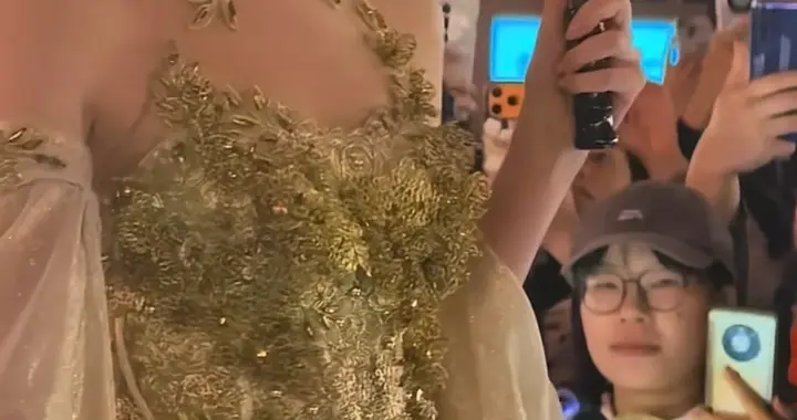 38岁毛晓彤现身福州，这状态谁顶得住？本人比电视上好看太多了