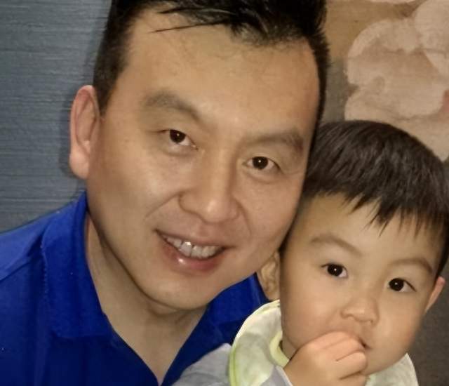 父母去世、妻子跑路、儿子失踪，央视主持人张泽群坎坷半生太孤独