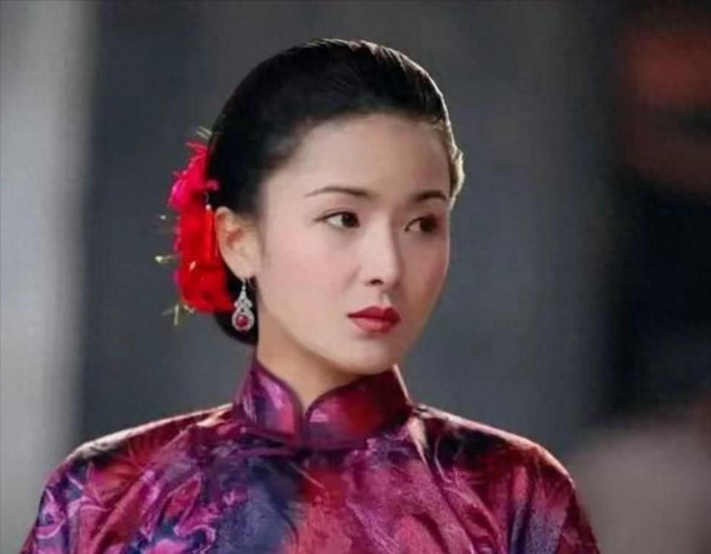 黄曼：颜值高身材棒演技好，还是舞蹈女神，虽44岁不火但有乖女儿