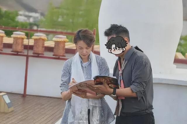 央视一姐素颜照曝光，重重风波首现身，才知道为啥那么多人迷恋她