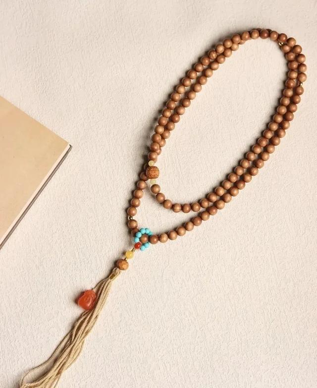 翡翠|啥也不懂，就想随便戴戴，该选什么手串？