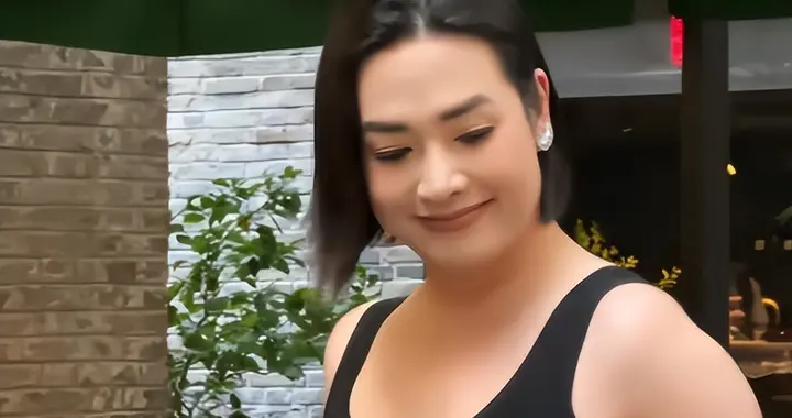 官媒下场痛批！劣迹网红还想“换马甲”复出捞金，结局大快人心