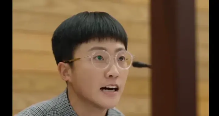 26岁TVB女星反串高成彬爆红！网友赞两人有CP感，现场还原名场面