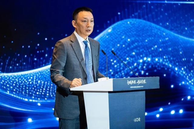 榮耀與中國移動宣布AI終端戰略合作，共同推進AI終端生態建設