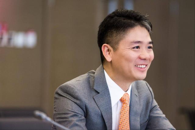 同为成功企业家，为何刘强东回馈家乡，雷军和曹德旺却一声不吭？