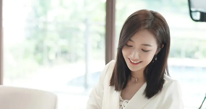 TVB力捧小花晒带娃日常！意外曝光豪宅内景，产后积极铺路复出