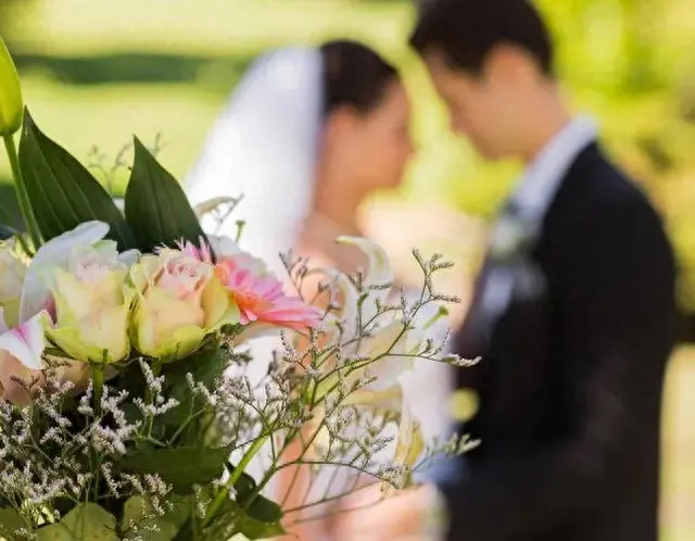 叶檀：生病后老公不见踪影，只有妈妈和妹妹陪伴，丁克下场很凄凉