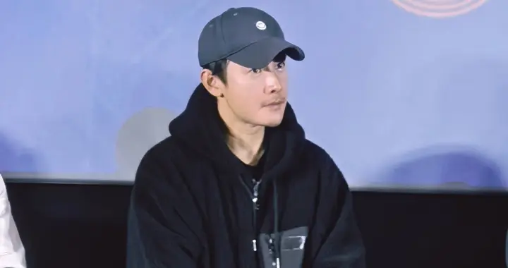 罗晋剧宣《时差一万公里》，父亲去世后首现身，容颜显憔悴