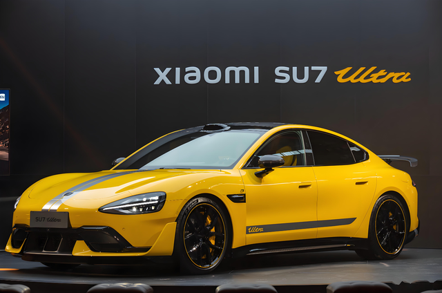 小米SU7 Ultra暴晒低12℃！三层镀银玻璃终结贴膜时代