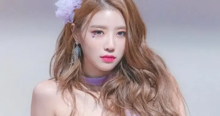 韩国女偶像自曝圈内残酷规则：刚出道就被骗，无奈只能花钱买自由